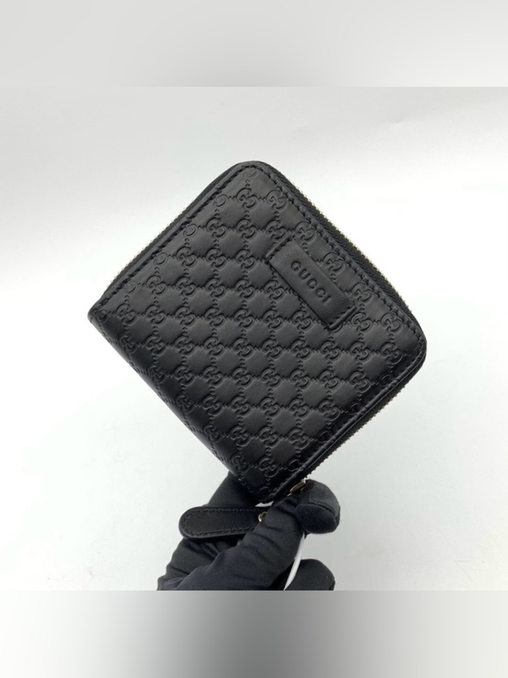 Authentic Gucci Black Leather‎ Zip Around Compact Wallet 
Card Slots Coin Purse